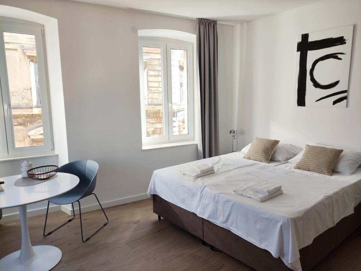 Nik Studio Apartments Pula Exterior foto