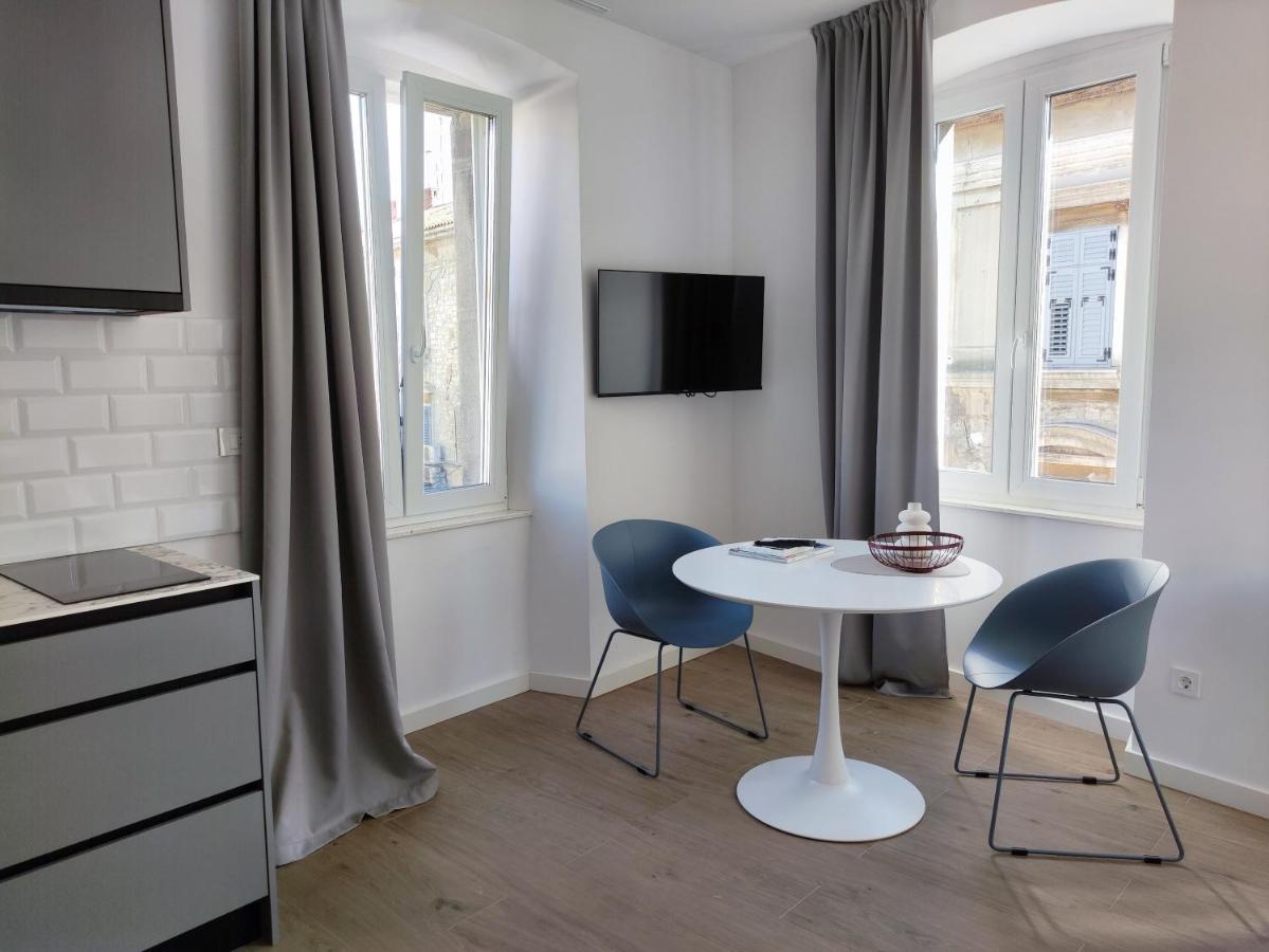 Nik Studio Apartments Pula Exterior foto